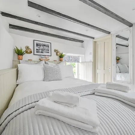 Luxury Couple'S Getaway With River Views And Parking Polperro Exterior photo