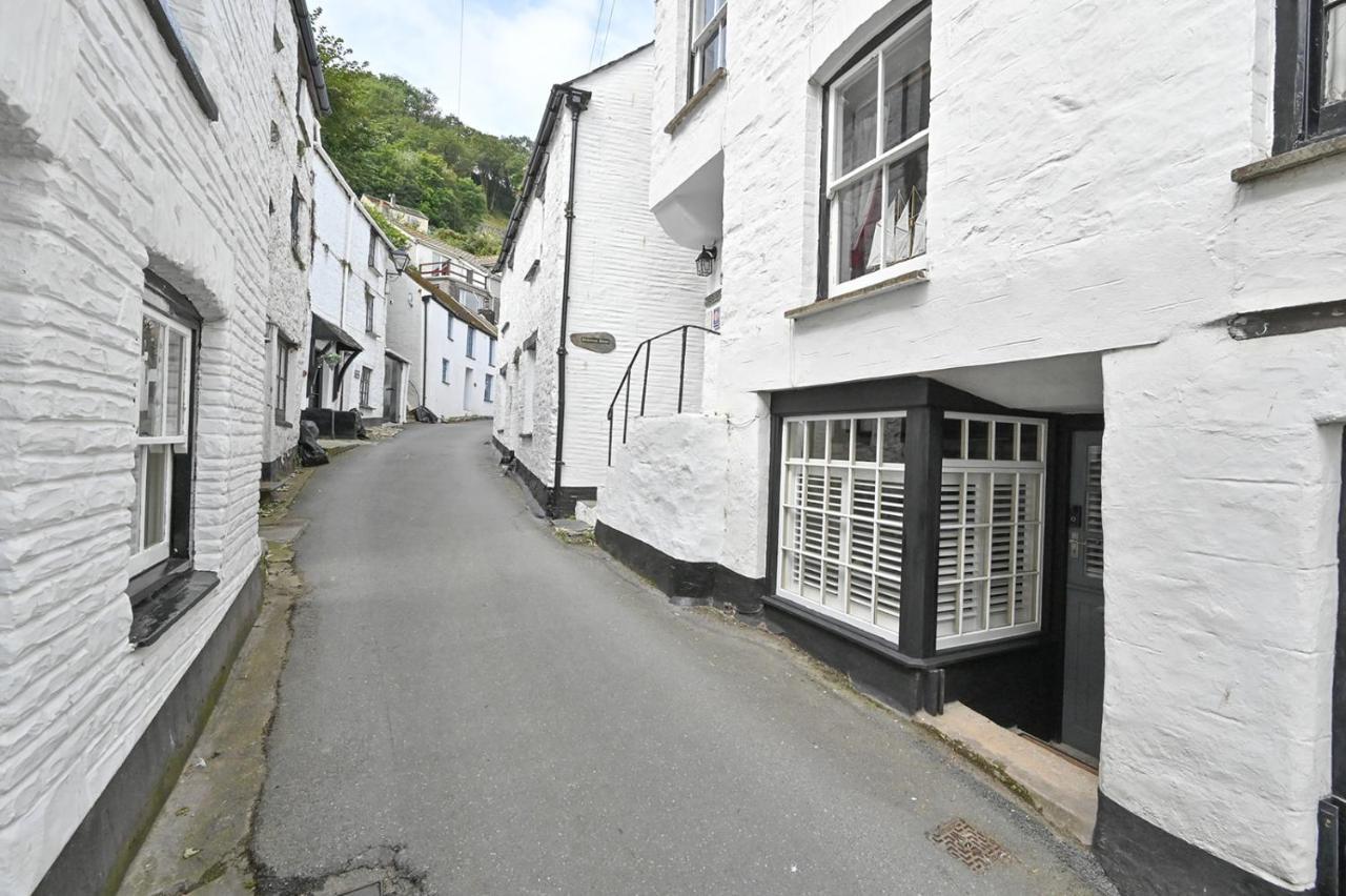 Holiday home Luxury Couple's Getaway With River Views And Parking *