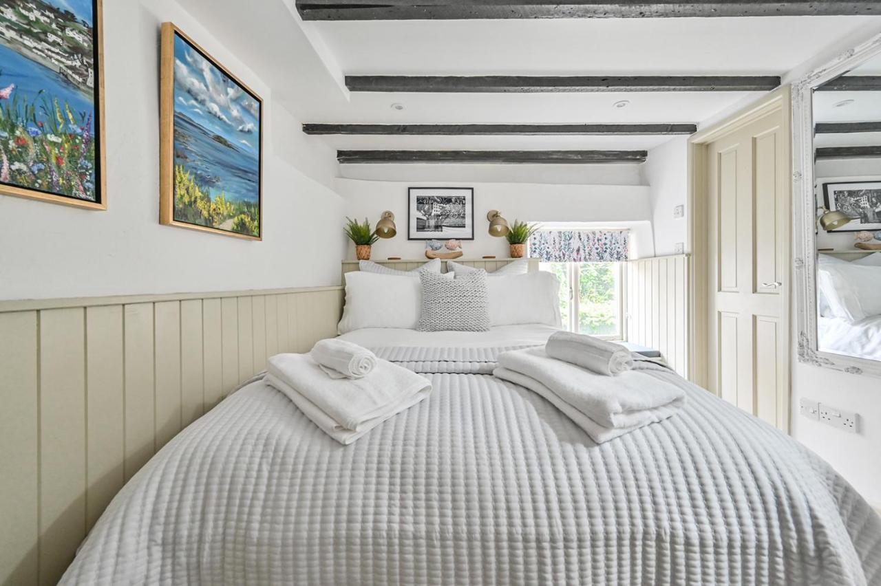 Luxury Couple's Getaway With River Views And Parking *