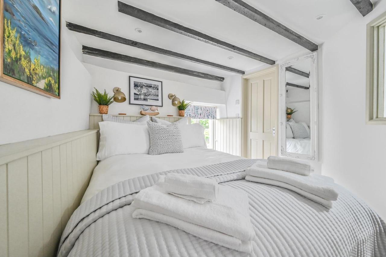 Holiday home Luxury Couple's Getaway With River Views And Parking